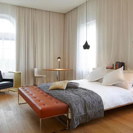 Hotel B2 Boutique 4*