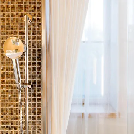B2