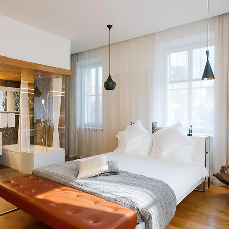 B2 Boutique 4*